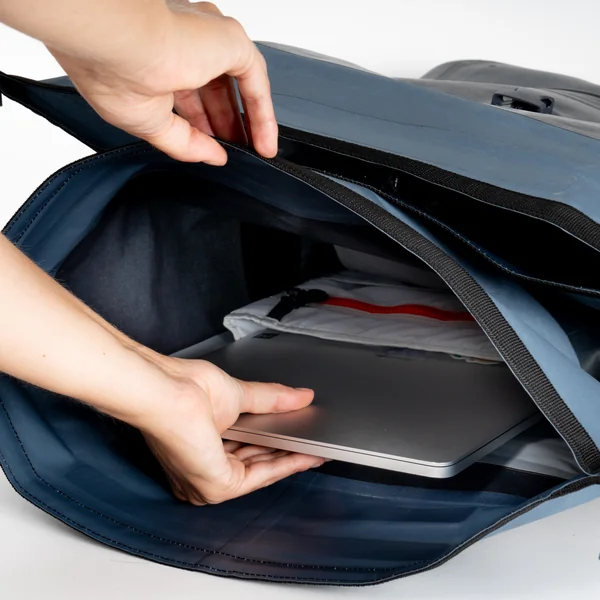 Sac à dos étanche IPX6, 2 parties ( affaires sèches, affaires humides ) 35l.