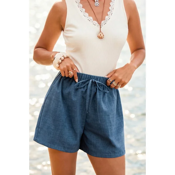 Short bleu jambe droite