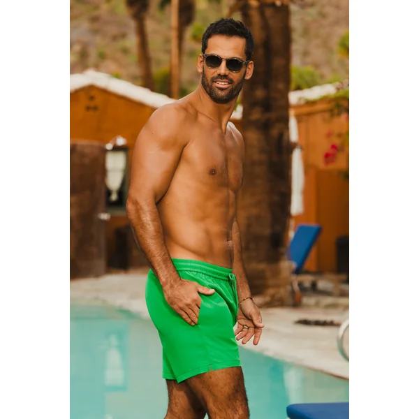 Short de plage tropical vert