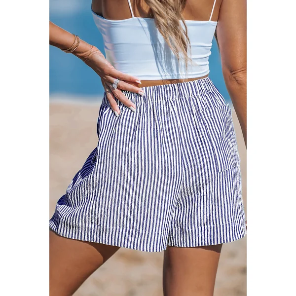 Short seersucker à rayures fines avec jambe droite