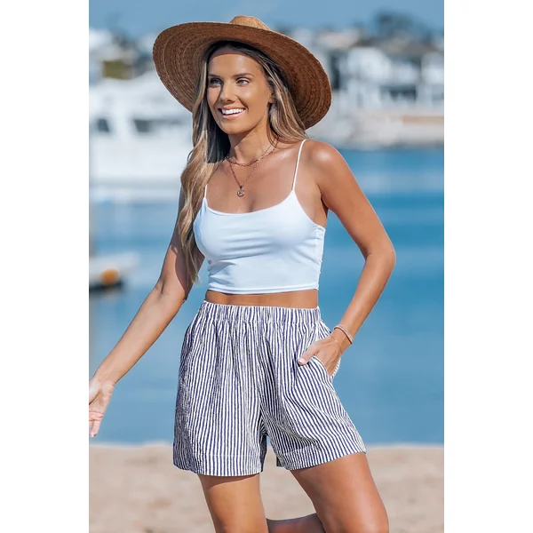 Short seersucker à rayures fines avec jambe droite