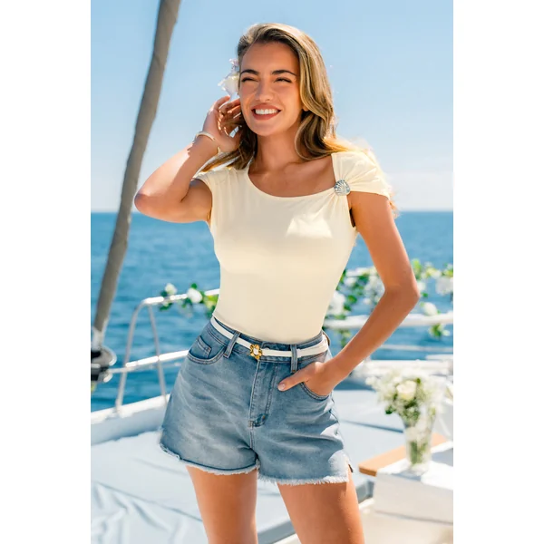 Top beige asymétrique