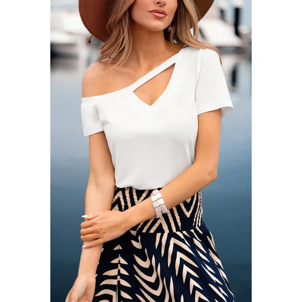 Top blanc col asymétrique à découpe
