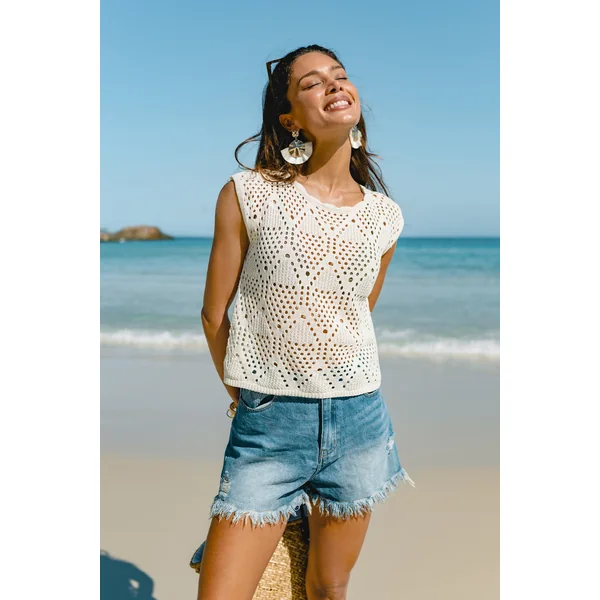 Top cover up beige doux et décontracté