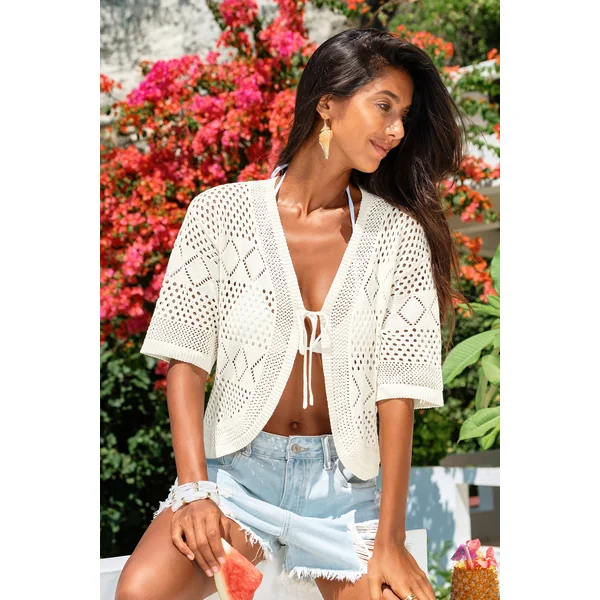Top cover up beige à l’allure ensoleillée
