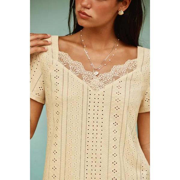T-shirt dentelle manches courtes