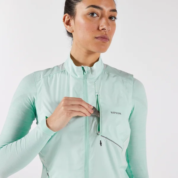 Veste running sans manche coupe vent Femme, KIPRUN Run wind 500 vert clair